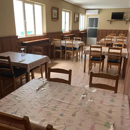 Hostal Montserrat *