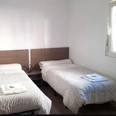 Hostal Montserrat Auberge de jeunesse *