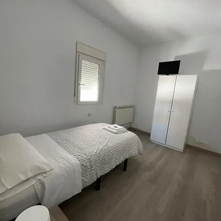 Hostal Montserrat Auberge de jeunesse *